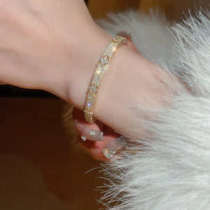 Four Leaf Flower  Zircon Bracelet